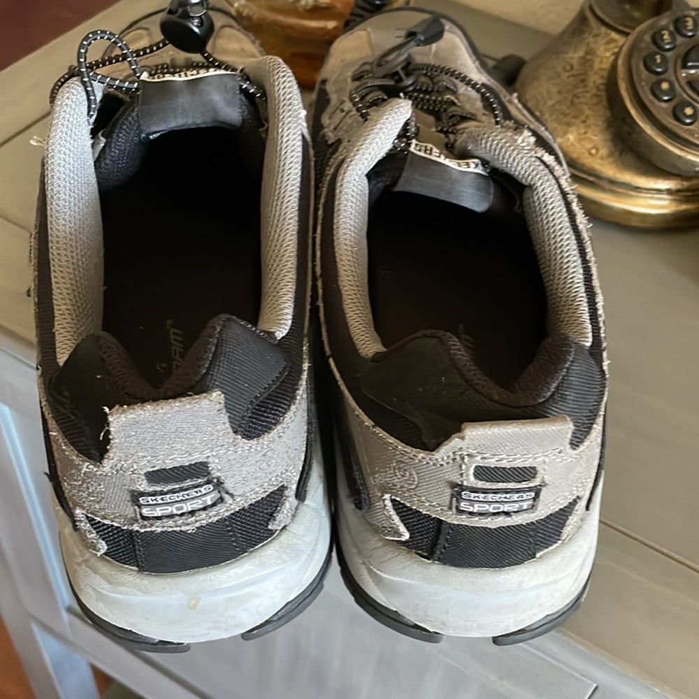Skechers Sport Men Memory Foam Sneaker. Grey/Black - Picture 4 of 9
